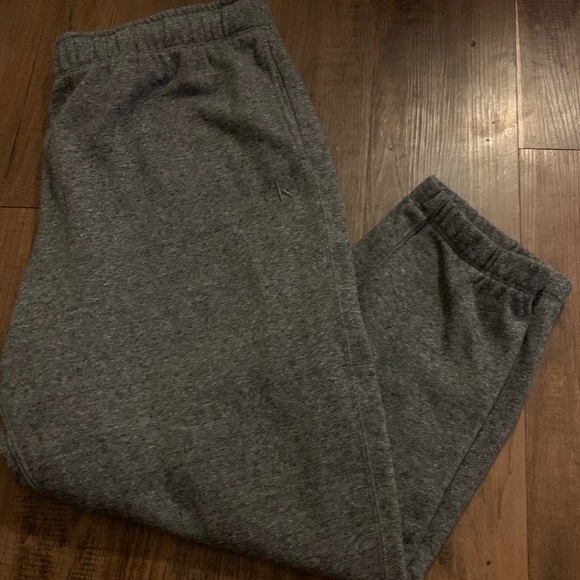 Calvin Klein Men’s Jogger Sweatpants 2XL Charcoal Gray pockets & ankle cuff EUC - Picture 1 of 9